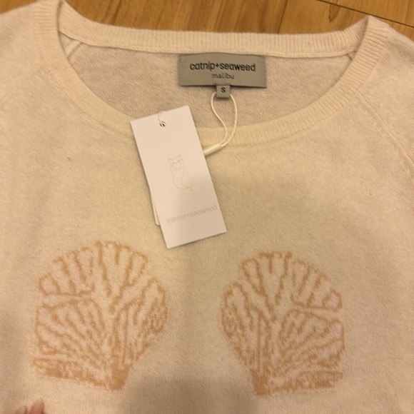 the cashmere broken shell sweater in white - Picture 2 of 4